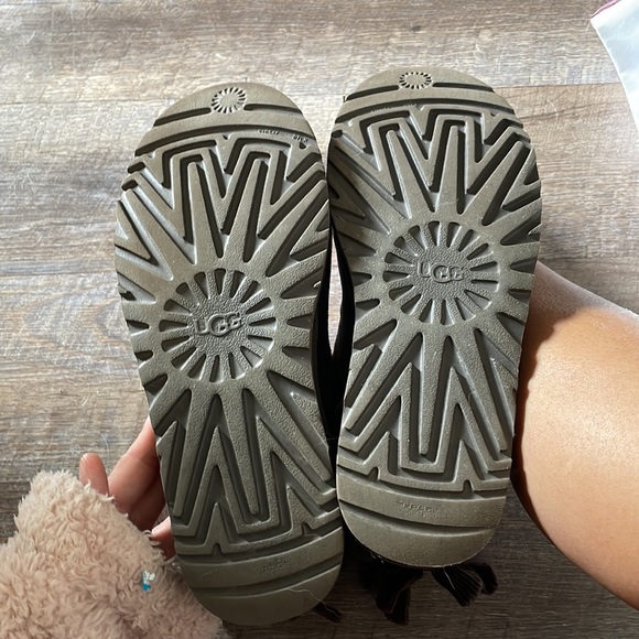 UGG tie up boots - Picture 7 of 7